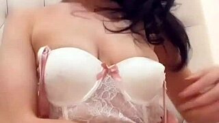 An amateur girl enjoys solo playtime