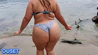 madrastra feels pleasure with enormous ass on beach sex