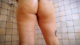 Giantess let you watch her shave be careful with the water