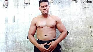 Yuri Gaúcho, Brazilian bear, gives handjob and cumload in solo show.