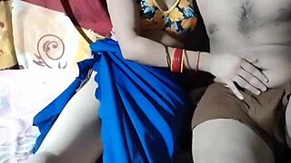 माइके से आई भाभी की चीखें निकाल दी रात भर पेला