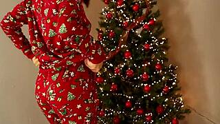 My Hot Stepmom Gets Fucked Under Christmas Tree With Creampie In Pussy