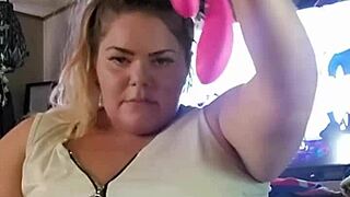 Goldielox Masturbates Juicy Pussy In Panties!