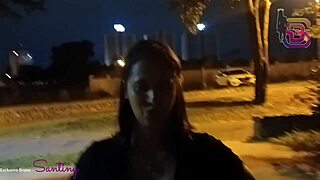 Secretaria do diretor flagrada chupando pau na praca na hora da janta