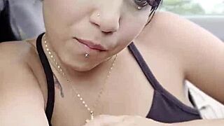 LE CHUPO LA POLLA MIENTRAS CONDUCE POR LA V�A P�BLICA