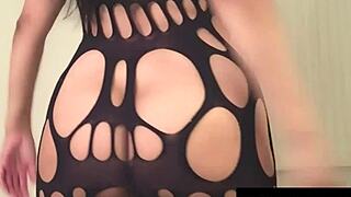 Mexican Milf Gaby Quinteros Fucks Her Spicy Snatch