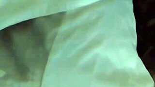 我让教授揉逼，但他违约操了我的屁股