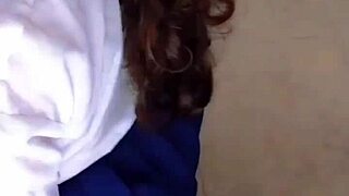 我让教授揉逼，但他违约操了我的屁股