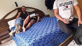 tarde de videojuegos con amigos