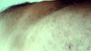 rico culo de madura en dormitorio casero con joven