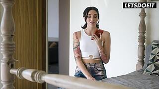 Katie Kush & Charlotte Sins Enjoy Steamy Strapon Fuck In The Morning With Anal, Scissoring, And Wet Cunilingus