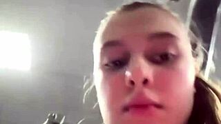 Bouncing natural tits during gym workout