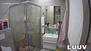 luuv kareflore films her real amateur homemade shower routine for her real life show