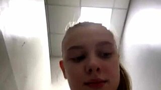 Bouncing natural tits during gym workout