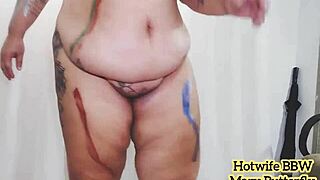 Is this BBW hotwife swinger Mary Butterfly dancing in Brazilian Carnaval?