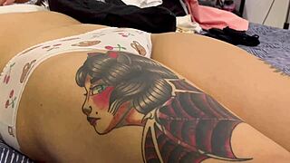 my hijastra shows me how the panties i gave her fit, mas en xvideos red