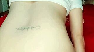 i-i metiendome este gran consolador saboreando en lo mas profundo de mi vagina...