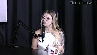 Os Conteúdos Verdadeiros São Os Que Ela Mais Gostou De Fazer E Tem Fetiche De Fazer Gang Bang Mas Não Se Sente Preparada E A Ménage Com Dois Homens - Naty Varga Sheer Red