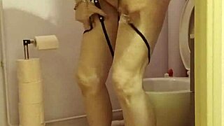 2025 03 26 esclave f la bonniche leche wc 😏