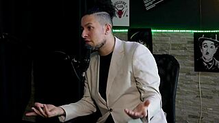 Cadu Explains Massage Preliminaries Then Makes Her Squirt