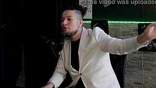 Cadu Explains Massage Preliminaries Then Makes Her Squirt