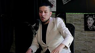 Cadu Explains Massage Preliminaries Then Makes Her Squirt