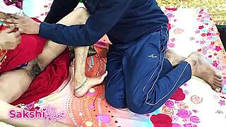 Desi hot bhabi Sakshi ki chut garam chudai saree sex dirty talk!