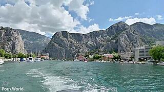 Slutty Blondes Candee Licious And Veronica Leal Licking Pussy On Boat?