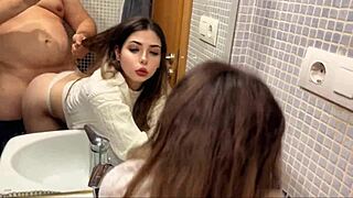 Sexo Duro Con Mi Jefe En El Baño Queda Todo Grabado