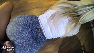 Com legging marcando tudo estou prontinha pra levar porra no pacotinho completo no red - mysteriouskathy