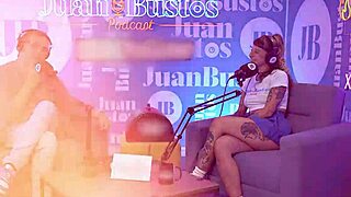 8 orgasmos de esencia migrante latina de gran culo termina haciendo garganta profunda en juan bustos podcast