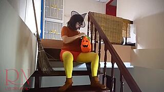 Halloween Witch Regina Noir Performs!