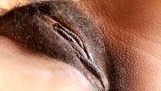 搞湿我毛逼奶油汁水直流