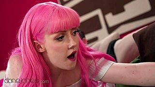 Evie Rees gives boyfriend passionate blowjob.