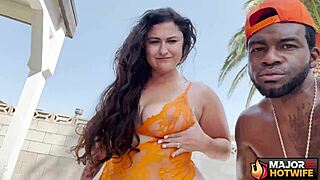 I cna't believe how horny cougar Josie Jaxxon gets her pussy and ass fucked by Rome Major!