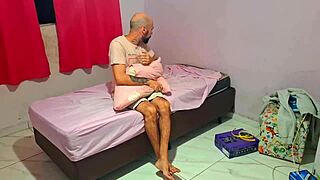 padrasto faz visita noturna inesperada ao quarto da enteada