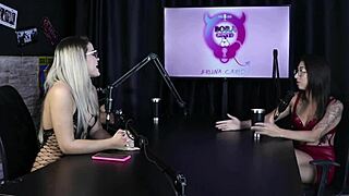 gosta de apanhar mas n�o gosta de bater foi capa da revista sexy acha que homens tem medo dela e pensou em desistir do reality - luciana picchi sheer red 😘