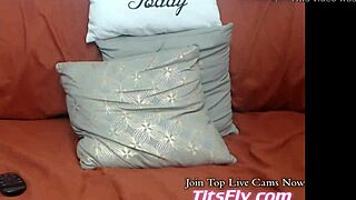 hey, watch this live cam session with dildo oral sex and toys