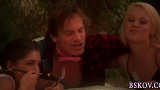 Teen Babes Lick Pussies!