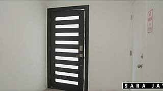 i watch willow ryder get fucked by sara jay with strap-on