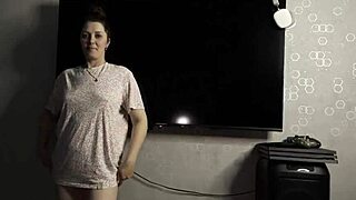 Brother pranks stepsister, jerks off!
