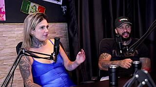 ele tira o gozo de cima das mulheres e apesar de serem casados descobriram que s�o irm�os por parte de pai - casal dna watch on sheer red