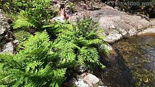 huntin' for young mom on beach, she gets totally surprised by exhibitionist fun 😏