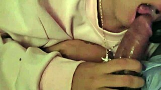 Give it hard daddy, make me cum in this amateur porn