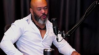 Ruiva safada mostra seu cu depois de dizer que o esposo sugeriu a entrada no meio liberal gosta de pau grande e grosso e n�o assiste as cenas - bruna ferrari watch on sheer red