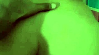 mi hermanastro me folla muy fuerte, ¿quieres ver el creampie?