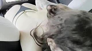 Goth girl gets fucked in Tesla 😈