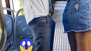 Jovem estudante encoxada e fodida no ônibus em público, com crossdressing cumshot and hardcore sex!