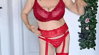 Can groovy granny mariaold with huge natural tits outshine others in red stockings?