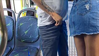 Jovem estudante encoxada e fodida no ônibus em público, com crossdressing cumshot and hardcore sex!